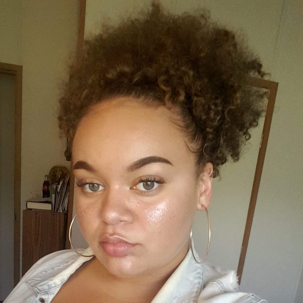 Meet your Posher, Alyssa